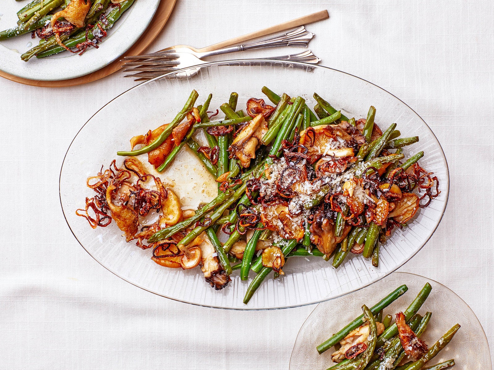 Green Beans and Mushrooms With Crispy Shallots